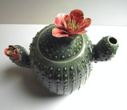 irisnectar:  Ceramic cactus teapot by L’officina on Etsy