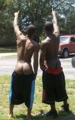 dethickness:  playboydreamz:  HOMO THUGS #TEAMCAKES #TEAMBODY