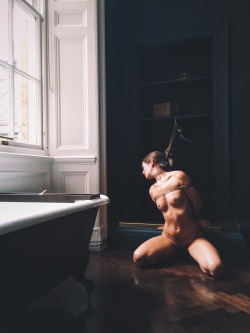 knbk-shibari: The Bathtub  Ropes and pics by https://knbk-shibari.tumblr.com