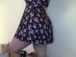 bloggerslut:  Look at my new dress and also my butt.