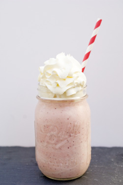 confectionerybliss:  Roasted Strawberry and Rhubarb Frappe |