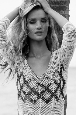 habitualllll:  Rosie Hungtington-Whitely for Harpers Bazaar Australia