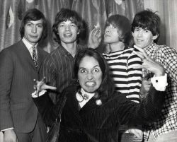 through-the-early-morning-fog:  Joan Baez & The Rolling Stones