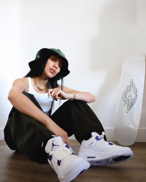 unstablefragments2:  via   alealimay  Air Jordan 4 ‘Metallic