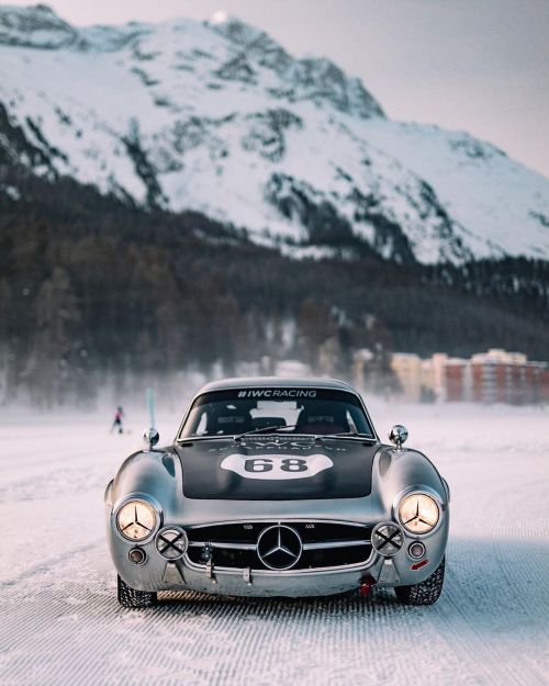 utwo:Mercedes Gullwing in St.Moritz© Ted Gushue