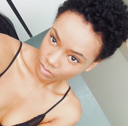 the-luscious-curlbombs:  blackgirlsrpretty2:  http://elodiearoura.tumblr.com