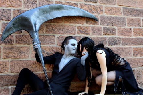 princeofbadassery:  ennead13x:  princeofbadassery:   Pitch was having a day off for a photoshoot with his beloved Nightmare and just having fun until…“Overland!”  Pitch Black - me & Nightmare - my sister(cosplay made by me) Jackson Overland