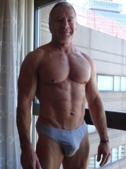 daddy-big-bulge: