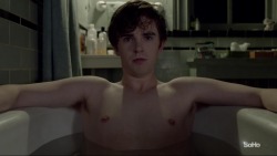 celebpits:  Freddie Highmore  Thank you