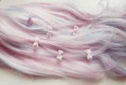 porcelain-graves:  I really love putting little bows in my wig