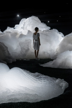 fer1972:   Cloud Landscape: Installation by Kohei Nawa    