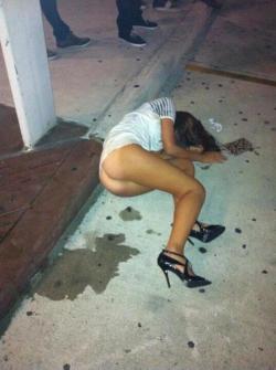 creepshots:  Anon creeps drunk hottie passed out in street Join