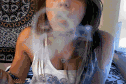 sexystonergirls:  Are you a stoner girl? U DON’T SAY… >