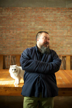 Famous Artists With Their Cats 1. Ai Weiwei 2. Salvador Dali