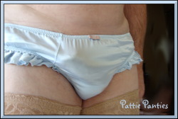 pattiespics:  FREE PANTIES!    These panties are on there way