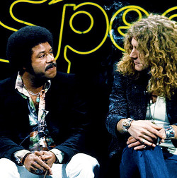 babeimgonnaleaveu:  Robert Plant with J. J. Jackson at Midnight