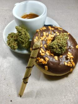 ceebust-:  Coffee, donuts and weed
