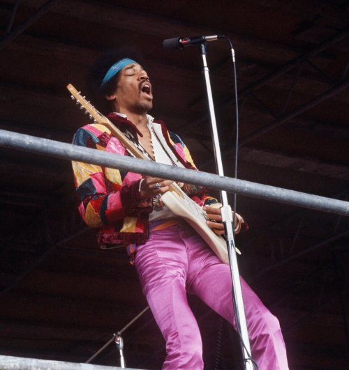 twixnmix:    Jimi Hendrix performing at the Love and Peace Festival