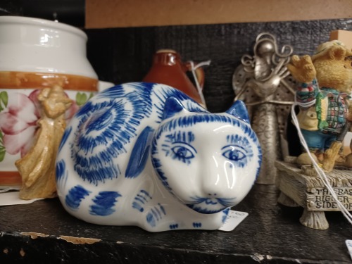 erlkonigstochter:  shiftythrifting:  mustache cat   