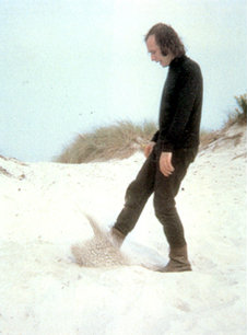 gallowhill:Vito Acconci - Digging Piece, 1970