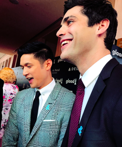 nephilimdaily:Harry Shum Jr. & Matthew Daddario on the red