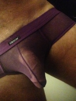 tightand-wet:  socksnshoesnundies:  Time to relax #cockcon #bulge
