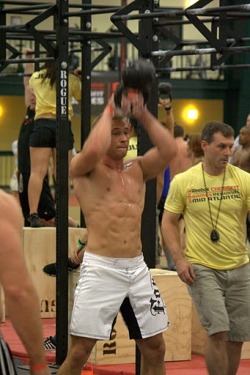dudes-on-demand:  Crossfit