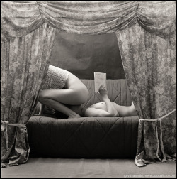 (via Boudoir Stories - fine art photo by Victor Ivanovski, portfolio)