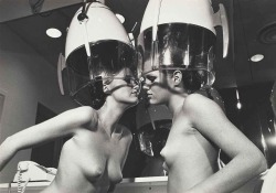 oldalbum:  Helmut Newton - Patti Hansen & Winnie Hollman