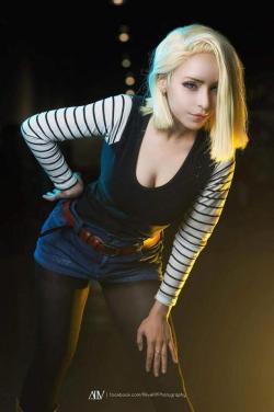 cosplaybeautys:  Android 18 by Roxy Chan  Instagram: https://www.instagram.com/princeroxychan/