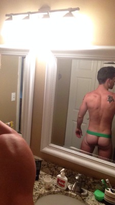 fuckyeaimgay:  Constant Gay Porn - Follow for more