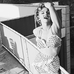beauvelvet:  Marilyn Monroe, 1951. 