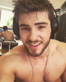 famousmaleexposed:   Teen Wolf’ Star Cody Christian  Follow