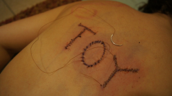 blueberrypaincakes:  Fun with sutures 