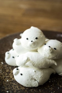 sweetoothgirl:   BABY SEAL MARSHMALLOWS