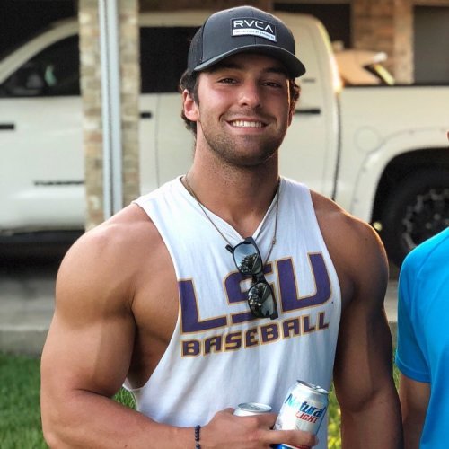 fish306782:  frattystuff:Ultimate southern frat jock his face