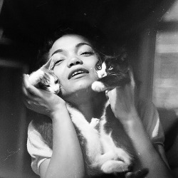  Eartha Kitt. Photographed by Gordon Parks. (1952) 