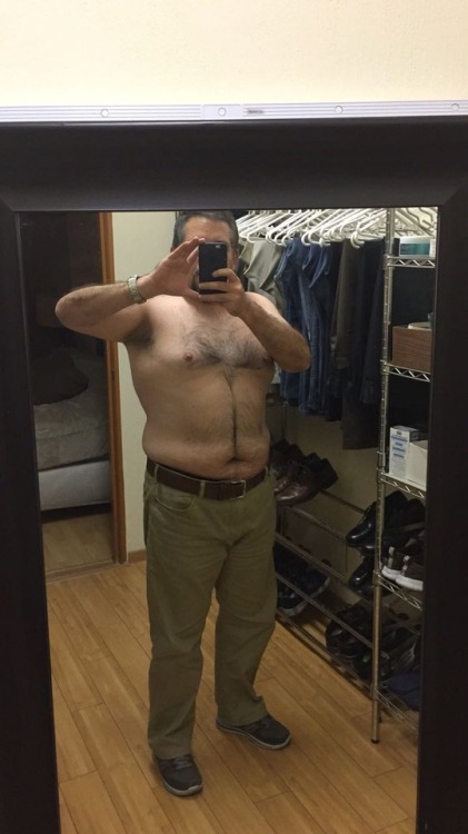 b-guzman:Héctor  Héctor is a hot daddy! 
