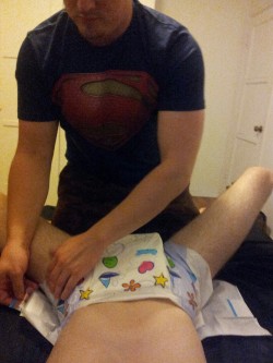 ronikat:  Hehe Bf changing mah diapee :3