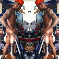deandre81:  LET ZADDY CLEAN UP ON HUMP 🍑DAY 😜….. #STROKING