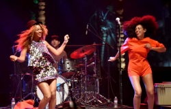 sweetcandyox:  Beyonce & Solange onstage at Coachella 