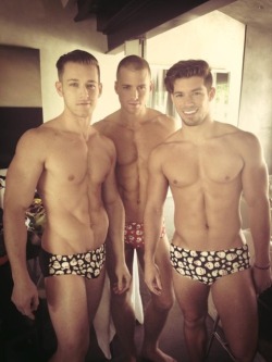 nuts4speedos:  Skulls
