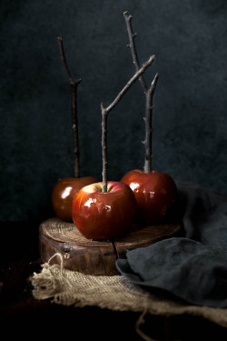 wistfullycountry:  Brown Butter Bourbon Caramel Apples | Broma