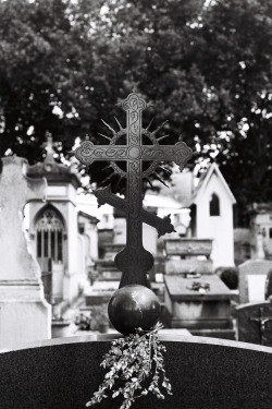 funeralgrenadine:  Russian Cross © Claire Augustyniak 