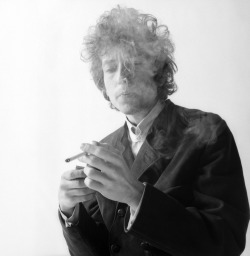 1966dylan:  Bob Dylan photographed by Jerry Schatzberg (1966)