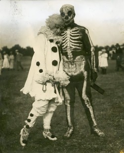 damsellover:  Vintage Halloween, early 1900′s 