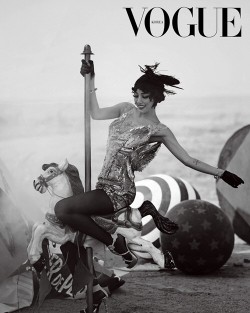 mooooosa:  Lee Hyori for the May 2013 issue of ‘Vogue’ 