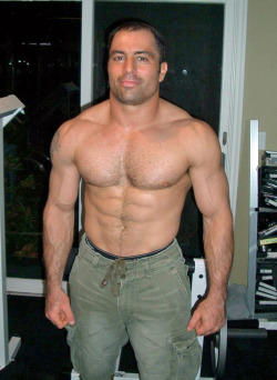 sdbboy69:  I have had a crush on Joe Rogan for the longest time.