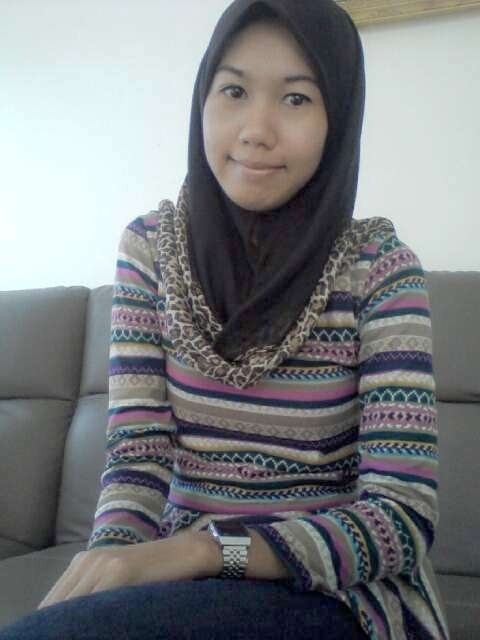 kotekawaq:  dedaun:  Hamizah katanya..  Xpernah jemu tgk 