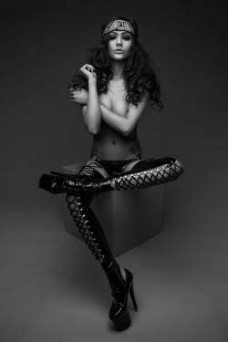 latexfashionetc:  Model: Miss MandyPhoto: Fotograf Jocke JonssonStockings: